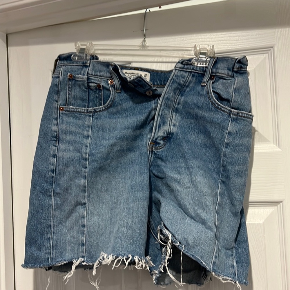 Abercrombie and Fitch 7” dad short high rise size 30/10